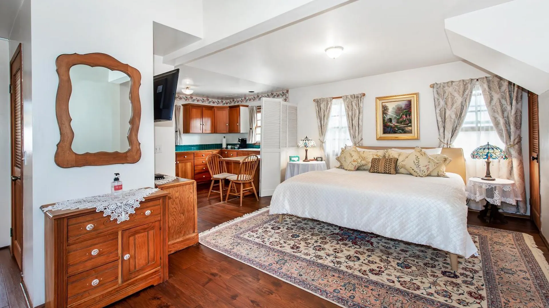 Where to Stay Near Santa Barbara Wine Collective: 4 Best 4-Star Hotels