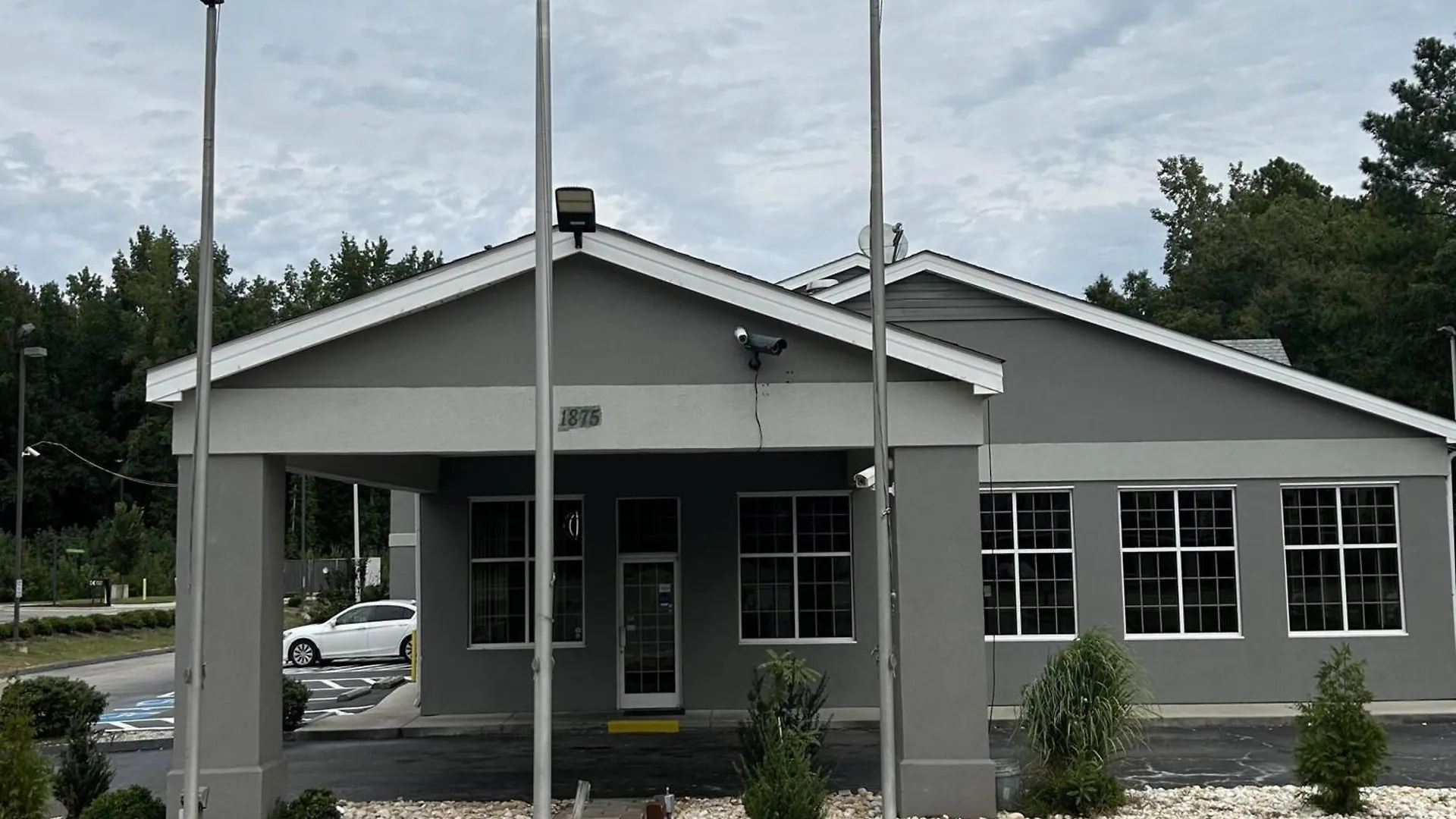 4 Smart Airport Hotels Near Fayetteville State University
